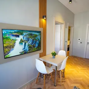 Moon Aparthotel